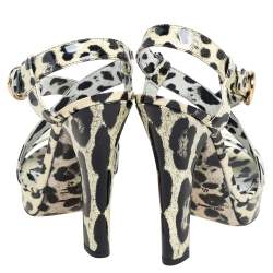 مملوكة مسبقًا Dolce & Gabbana Cream/Black Patent Leather Leopard Print Ankle Strap Platform Sandals Size 40
