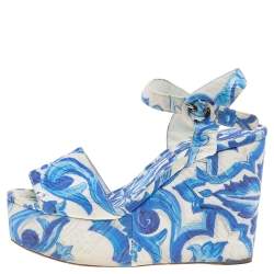 مملوكة مسبقًا Dolce & Gabbana Blue/White Majolica Print Canvas Ankle Strap Wedge Sandals Size 37.5