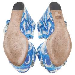 مملوكة مسبقًا Dolce & Gabbana Blue/White Majolica Print Canvas Ankle Strap Wedge Sandals Size 37.5