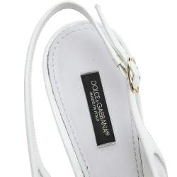 مملوكة مسبقًا صندل دولتشي أند غابانا جلد لامع وشبكة أبيض بحزام للكاحل مقاس 41