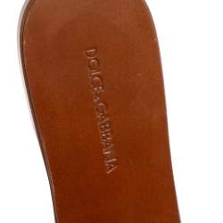 Dolce & Gabbana Off-White Patent Leather Flower Flat Sandals Size 40.5