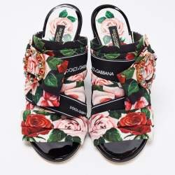 Pre Owned صندل دولتشي أند غابانا قماش مورد مطبوع متعدد الألوان فيونكة مزخرفة كريستال كعب مربع سميك مقاس 36