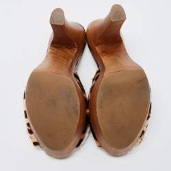 Pre Owned صندل دولتشي أند غابانا شعر عجل بني/أبيض و وردة مزينة نعل سميك مقاس 38