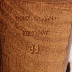 Pre Owned صندل دولتشي أند غابانا شعر عجل بني/أبيض و وردة مزينة نعل سميك مقاس 38