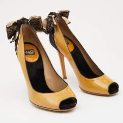 D&G Light Yellow/Black Patent Leather and Lace Bow Peep Toe Pumps Size 39