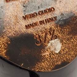 مملوكة مسبقًا صندل سلايد دولتشي أند غابانا جلد أحمر لامع طبعة الفهد مقاس 37.5