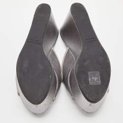 Pre Owned Dolce & Gabbana Silver Embossed Lizard Leather Peep Toe Mules Size 37