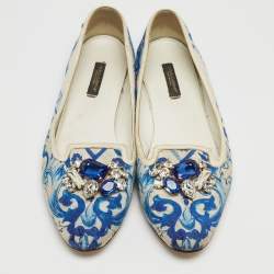 Pre Owned Dolce & Gabbana White/Blue Printed Fabric Crystal Embellished Ballet Flats Size 39