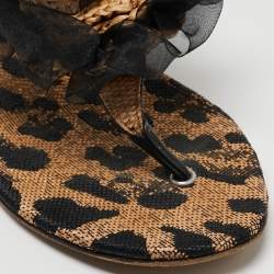 Pre Owned Dolce & Gabbana Beige/Black Raffia Floral Applique Thong Flat Sandals Size 40
