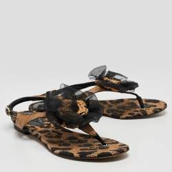 Pre Owned Dolce & Gabbana Beige/Black Raffia Floral Applique Thong Flat Sandals Size 40