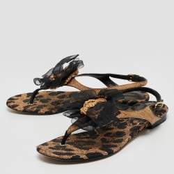 Pre Owned Dolce & Gabbana Beige/Black Raffia Floral Applique Thong Flat Sandals Size 40