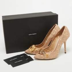 Pre Owned Dolce & Gabbana Beige Lace Crystal Embellished Pointed Toe Pumps Size 38.5