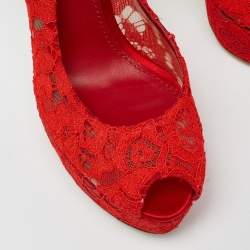 مملوكة مسبقًا Dolce & Gabbana Red Lace And Satin Peep Toe Platform Pump Size 40