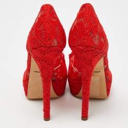 مملوكة مسبقًا Dolce & Gabbana Red Lace And Satin Peep Toe Platform Pump Size 40