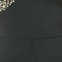 مملوكة مسبقًا فستان إليزابيتا فرانشي قصير مزين بحبات سوداء من الكريب حجم صغير