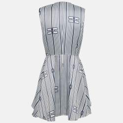 Pre Owned فستان إليزابيتا فرانشي قصير عريض من الساتان بنقشة عقدة أبيض/أزرق مقاس صغير (سمول)