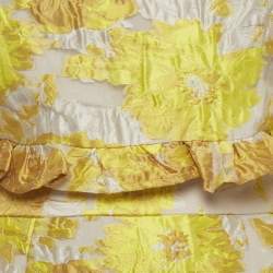 مملوكة مسبقًا طقم توب وتنورة عالية الخصر إيليات أصفر بطبقات من الأورجانزا مقاس صغير جدًا