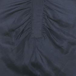 مملوكة مسبقًا ```json
{"name_ar": "تنورة أمبريو أرماني حرير كحلي غير متماثل ميدي مقاس صغير جدًا"}
```