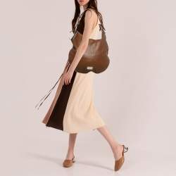 مملوكة مسبقًا حقيبة هوبو شعار امبريو ارماني جلد بني