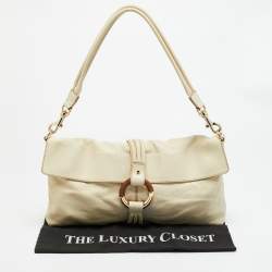 مملوكة مسبقًا حقيبة كتف اسكادا جلدية مسطحة بلون كريمي