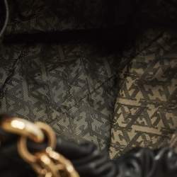 مملوكة مسبقًا Escada Chain Black Leather Hobo