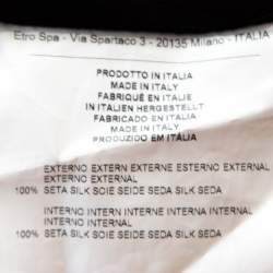 مملوكة مسبقًا فستان ايترو ماكسي تفاصيل سموكد حرير مطبوع متعدد الألوان M