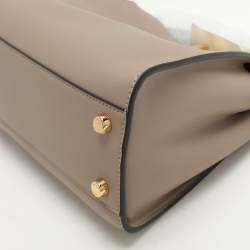 Pre Owned Fendi Beige Leather Peekaboo Iconic Essentially Top Handle Bag