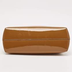 مملوكة مسبقًا Fendi Brown Patent Leather Midi First Bag