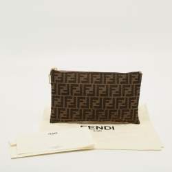 مملوكة مسبقًا Fendi Baguette Medium Tobacco Zucca Canvas Flat Pouch
