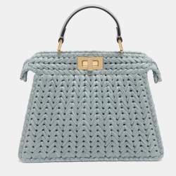 مملوكة مسبقًا Fendi Peekaboo Iseeu Small Blue Woven Straw Top Handle Bag