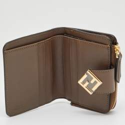 Pre Owned محفظة مدمجة فندي جلد زوكا بني/أسود FF دياموندز