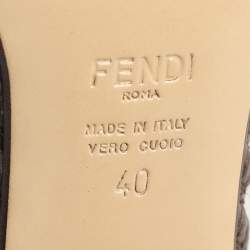 مملوكة مسبقًا صندل فندي دلفينا جلد ورافيا بني / بيج مقاس 38