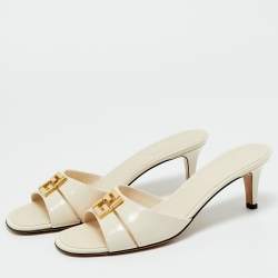 Pre Owned Fendi Cream Leather FF Buckle Slide Sandals Size 38.5