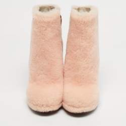مملوكة مسبقًا Fendi Light Pink Shearling Ice Heel Ankle Boots Size 38