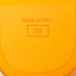 مملوكة مسبقًا صندل فنْدي فلات النيلون والجلد البرتقالي براءة اختراع مقاس 36