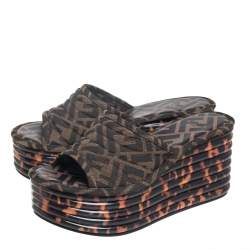 مملوكة مسبقًا Fendi Brown/Black Zucca Canvas Promenade Wedge Platform Slide Sandals Size 36.5