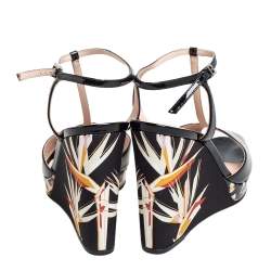 Pre Owned Fendi Black Patent Leather Printed Wedge T-Strap Sandals Size 36