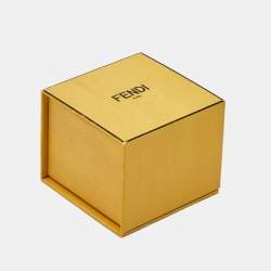 مملوكة مسبقًا أقراط فندي أو لوك ذهبية اللون