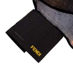 مملوكة مسبقًا وشاح فندي مربع حرير مطبوع زوكا متعدد الألوان