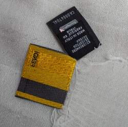 Pre Owned شال فندي كشمير وقطن طبقات مخطط لوريكس أبيض 