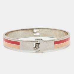 Pre Owned سوار فندي فنديستا إيناميل ومعدن فضي اللون مقاس متوسط (ميديوم)