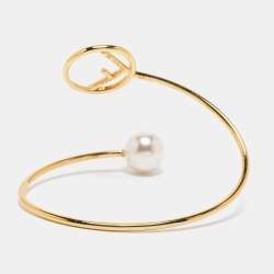 مملوكة مسبقًا Fendi F is Fendi Faux Pearl Gold Tone Cuff Bracelet