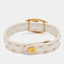 مملوكة مسبقًا Fendi White Leather Selleria Horse Motif Wrap Bracelet