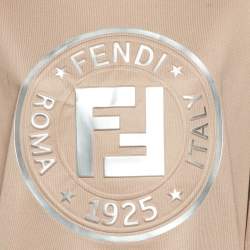 مملوكة مسبقًا سويت شيرت فنْدي لوجو بارز جيرسي بياقة دائرية بيج مقاس صغير (سمول)