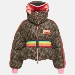 مملوكة مسبقًا جاكيت منفوخ قابل للعكس بطبعة إف إف باللونين البني والوردي من فندي، قياس متوسط