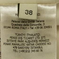 مملوكة مسبقًا معطف كيب من مزيج الصوف بلون الكريم فندي مقاس صغير