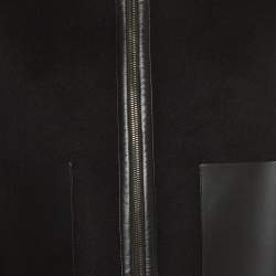 Pre Owned جاكيت فنـدي عكسي زوكا مزين بطبعة مونوجرام مصنوع من الصوف باللون الأسود مقاس صغير (سمول)