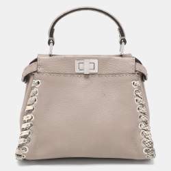 مملوكة مسبقًا حقيبة فندي ميني بيكابوو جلد سيليريا أسود بيد علوية