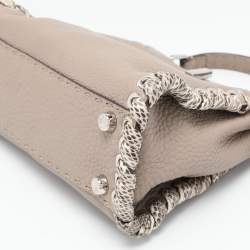 مملوكة مسبقًا حقيبة فندي ميني بيكابوو جلد سيليريا أسود بيد علوية