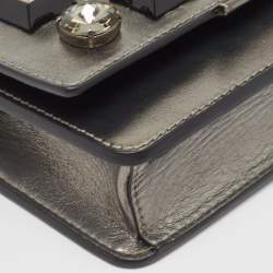 مملوكة مسبقًا حقيبة بسلسلة فندي جلد رصاصي داكن ميتالك  مرصعة كريستال 